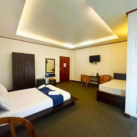 Nico Lagoon Hotel Negombo Exteriör bild