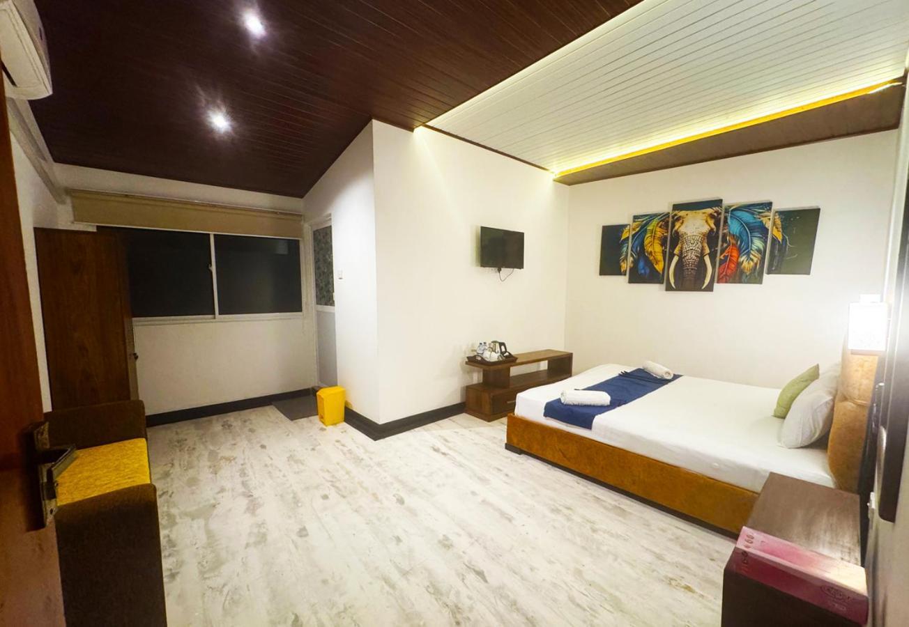Nico Lagoon Hotel Negombo Exteriör bild