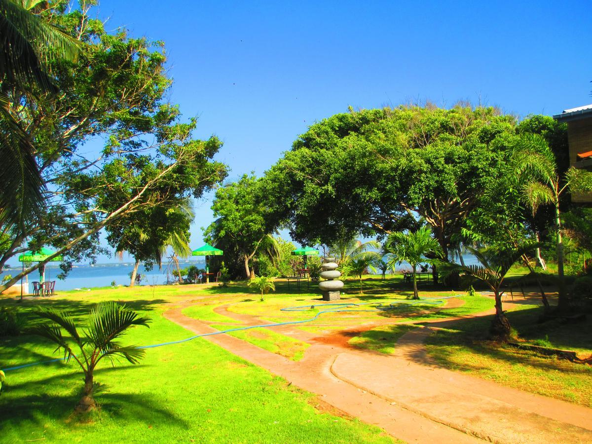 Nico Lagoon Hotel Negombo Exteriör bild