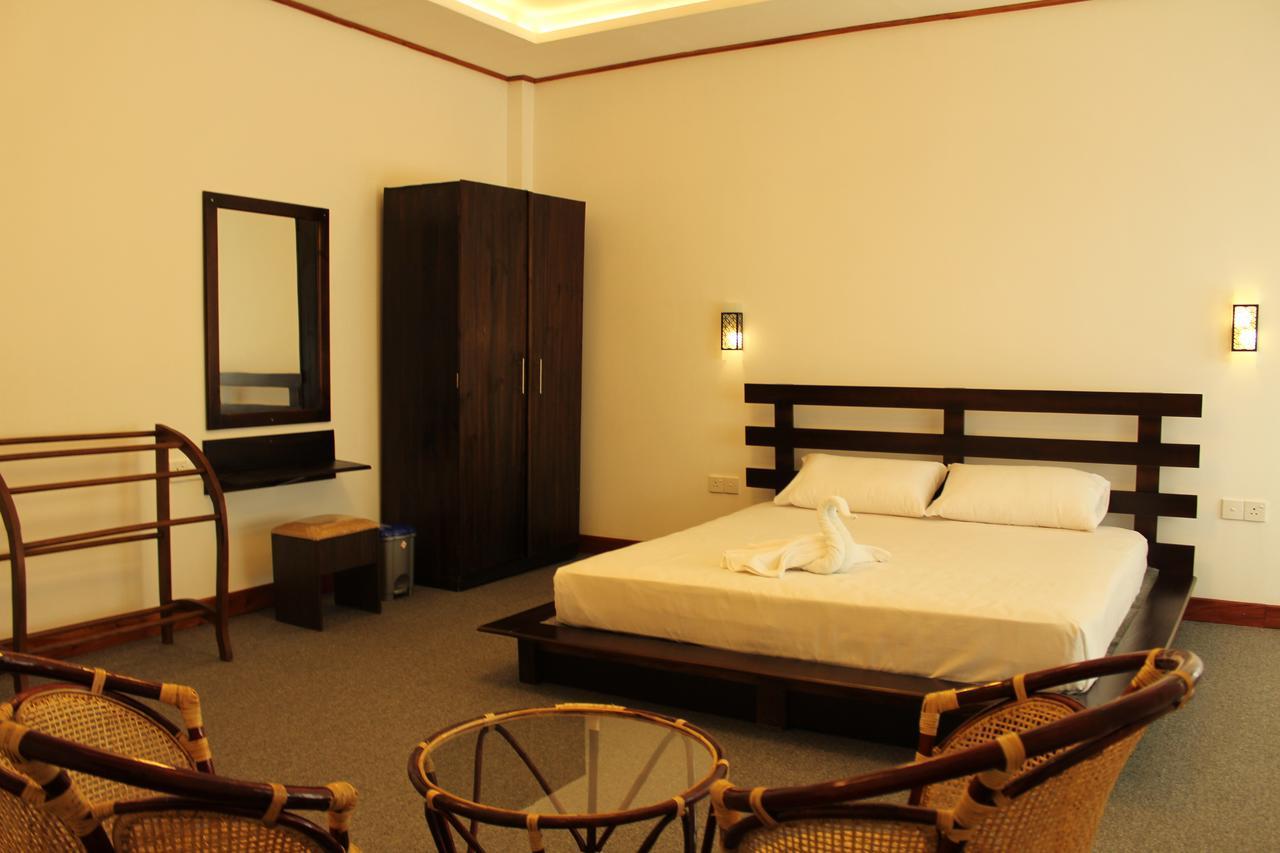 Nico Lagoon Hotel Negombo Exteriör bild