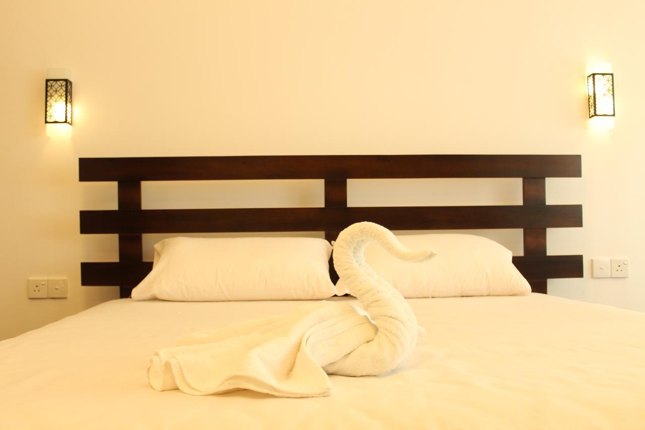 Nico Lagoon Hotel Negombo Exteriör bild